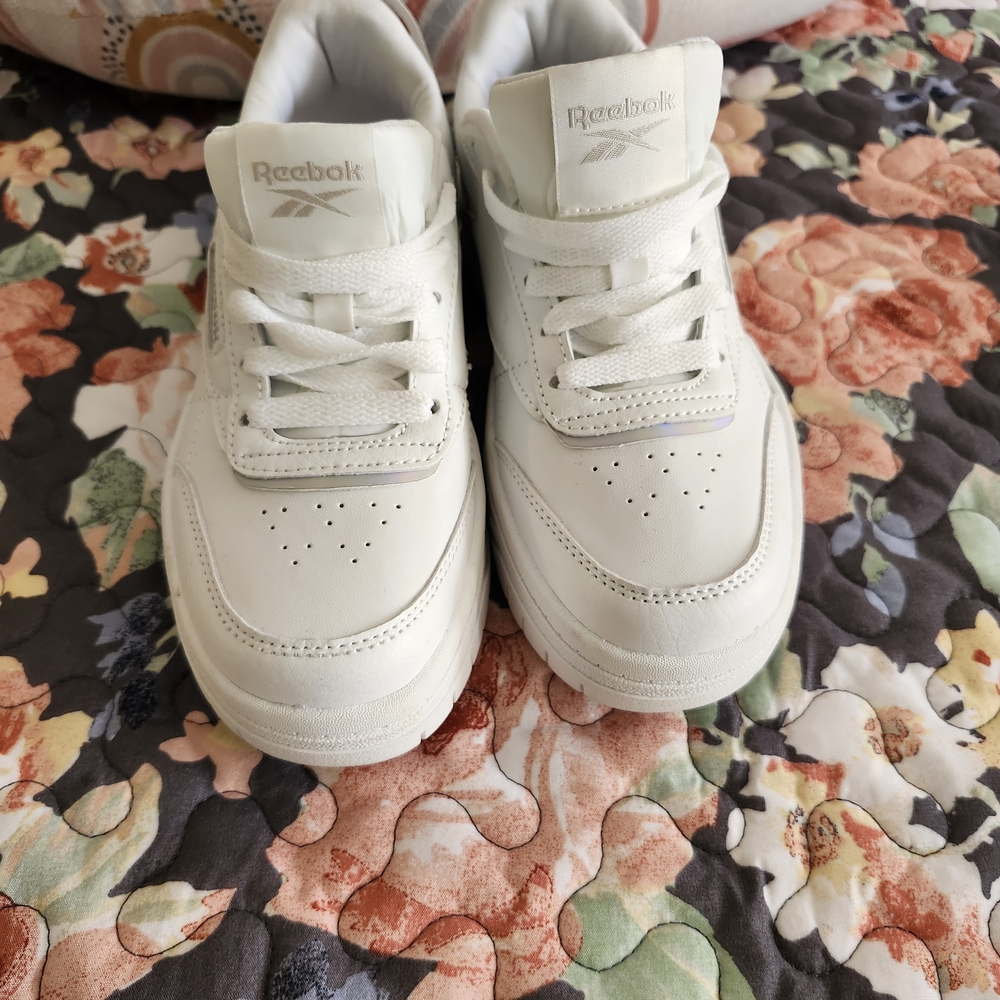 Reebok White Sneakers(Little girl)